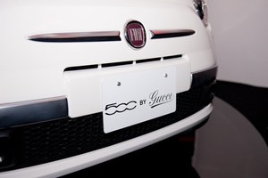 GUCCIとFIATが共同でデザインした特別仕様車「FIAT 500 by Gucci