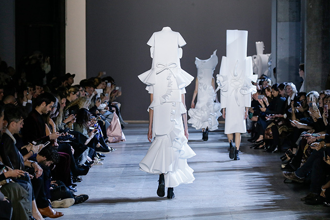 ヴィクター＆ロルフ オートクチュール(VIKTOR & ROLF Haute Couture) 2016年春夏ウィメンズコレクション  - 写真24