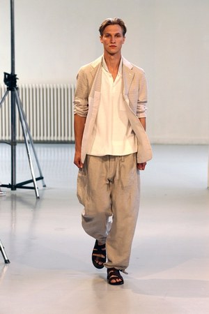 イッセイ ミヤケ メン(ISSEY MIYAKE MEN)2012春夏コレクション