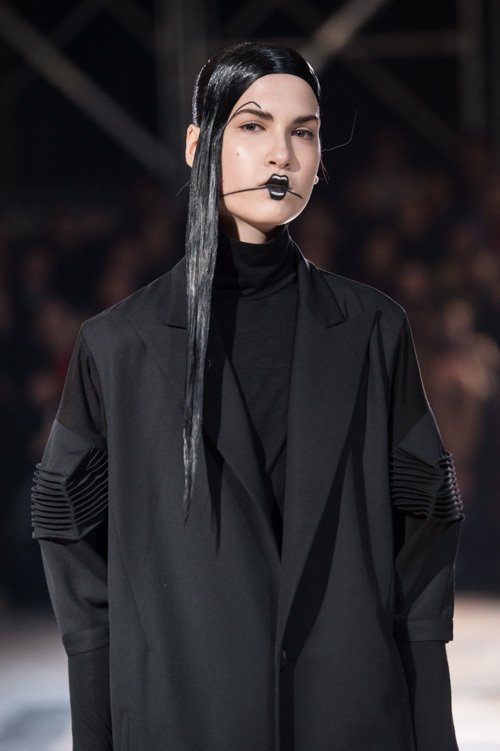 ヨウジヤマモト(Yohji Yamamoto) 2016-17年秋冬 ウィメンズ