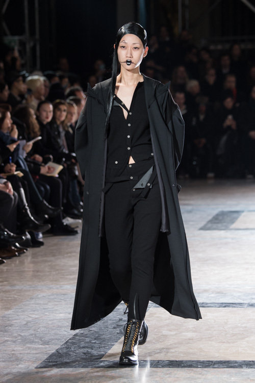 ヨウジヤマモト(Yohji Yamamoto) 2016-17年秋冬 ウィメンズ