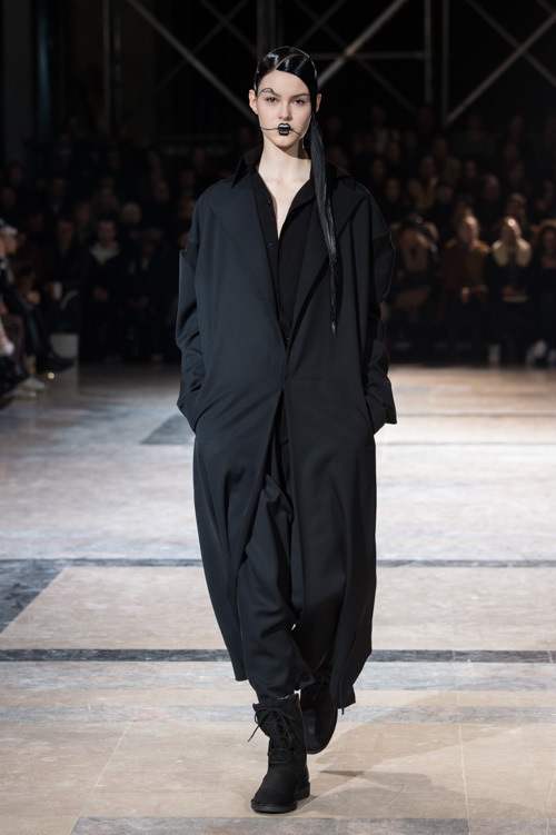 ヨウジヤマモト(Yohji Yamamoto) 2016-17年秋冬 ウィメンズコレクション  - 写真40