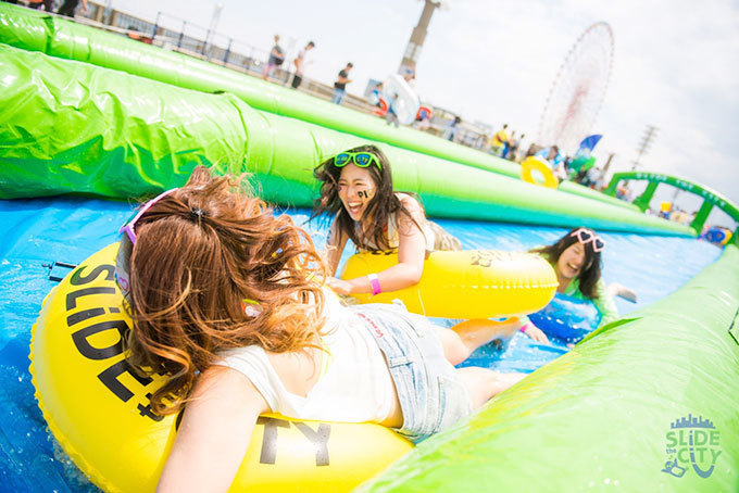 水がテーマの一大イベント「スライド・ザ・シティ フェス」お台場で - 街中に巨大ウォータースライダー｜写真11