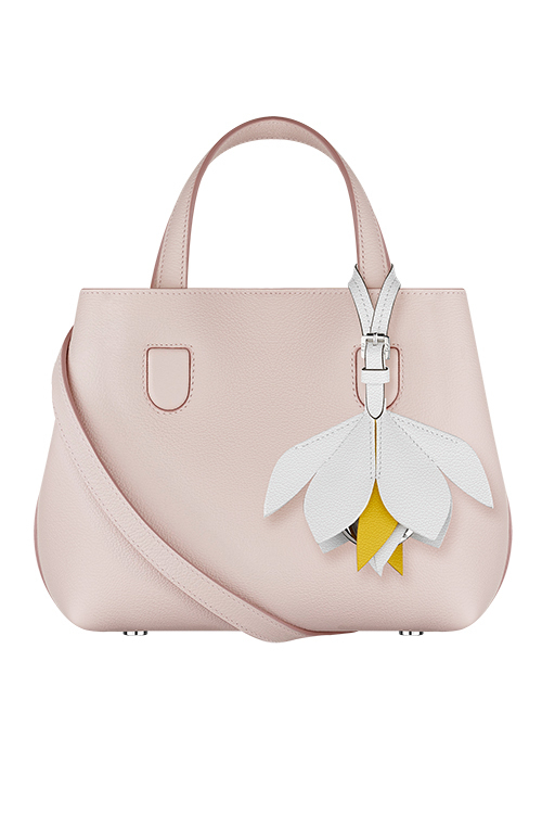 ディオールの日本限定バッグ「ディオール ブロッサム」- 桜から着想を