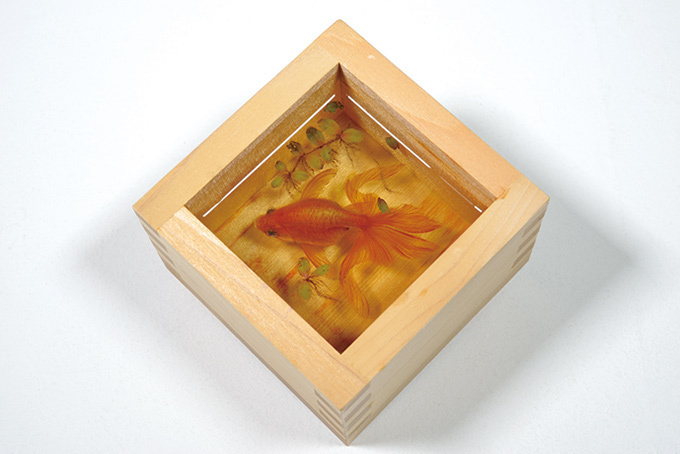 深堀隆介 回顧展「金魚養画場～鱗の向こう側～」西武渋谷で - "本物の金魚”のような樹脂作品 | 写真