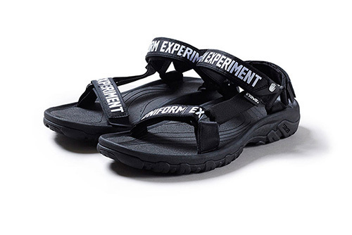 ユニフォーム・エクスペリメント×Teva、モノトーンのミニマルなサンダル発売｜写真3