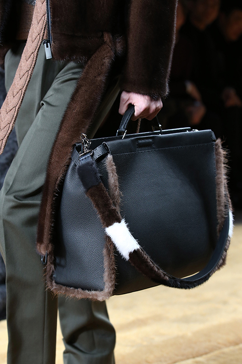 フェンディ(FENDI) ストラップ ユー｜写真4