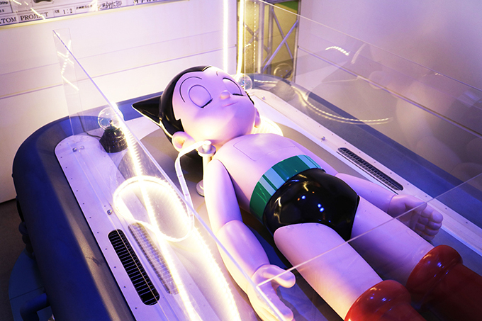 特別展「鉄腕アトム ロボットと暮らす未来展」横浜人形の家で開催 - 手塚治虫の直筆原稿や作品解説 | 写真