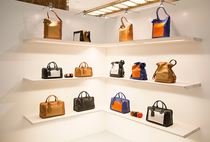 ロエベ(LOEWE) シグニチャー コレクション｜写真4