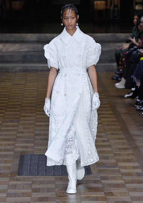 シモーネ ロシャ(SIMONE ROCHA) 2017年春夏ウィメンズコレクション  - 写真1