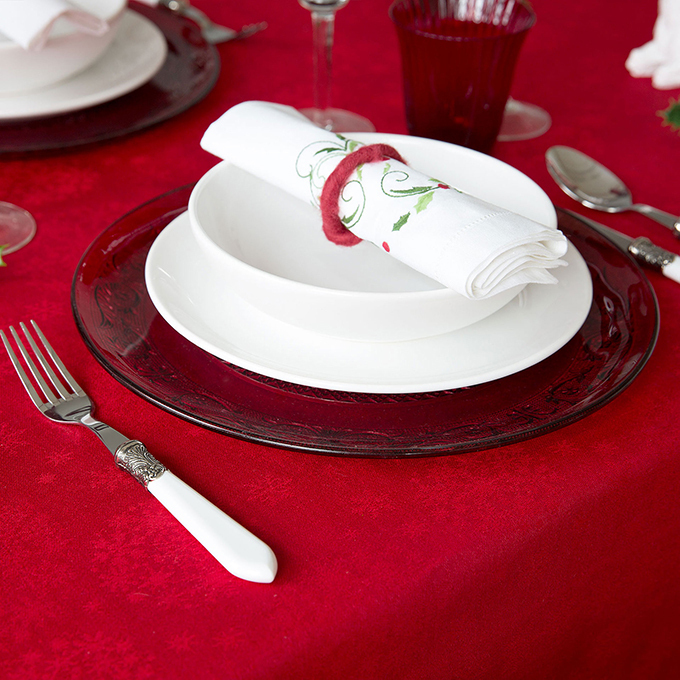 ZARA HOMEでクリスマスの食卓を楽しく - テーブルクロスやグラスなど 