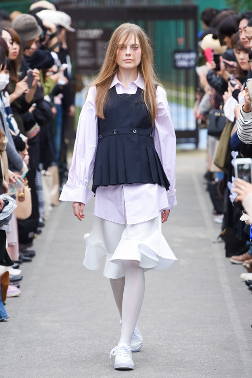 ケイスケヨシダ 17年春夏コレクション メンズ服のディテールをフェミニンに昇華 ファッションプレス