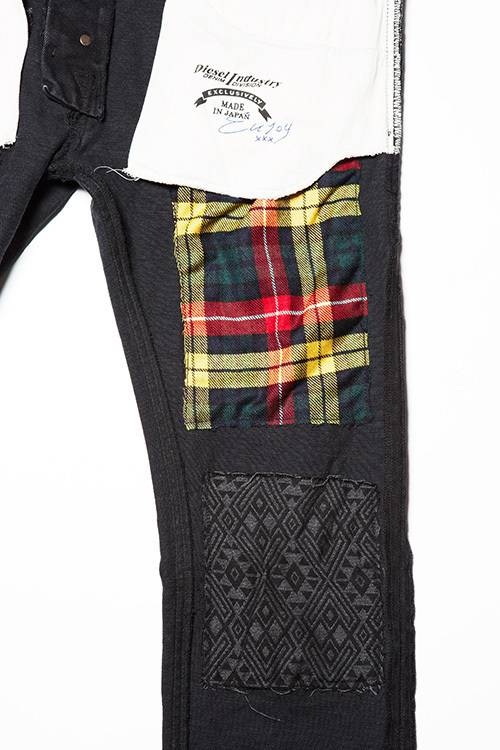 写真2 6 ディーゼル青山店から岡山デニムの限定ジャケット パンツ ダメージとリペアで80 Sグランジを表現 ファッションプレス