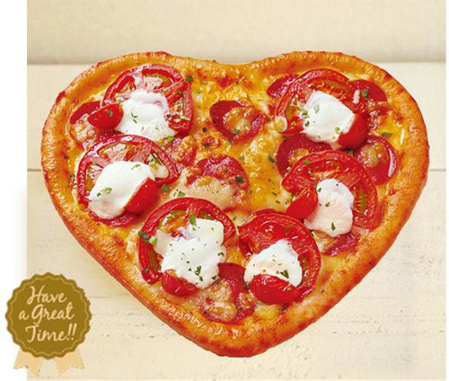 ピザーラ 初のハート型ピザ ハートピザ 全国発売 ハートの中には熟成サラミがいっぱい ファッションプレス