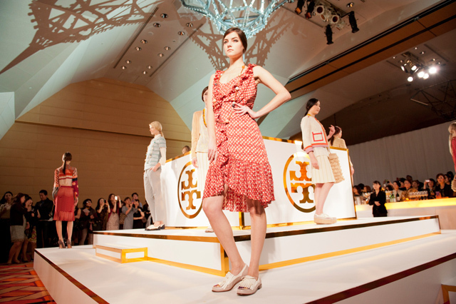 トリー バーチ(TORY BURCH)の日本上陸2周年記念ホリデーパーティーをレポート｜写真62