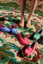 UGGの2017年春夏の新作シューズ - スエードのモカシンをピンクや白など全9色で展開 - ファッションプレス
