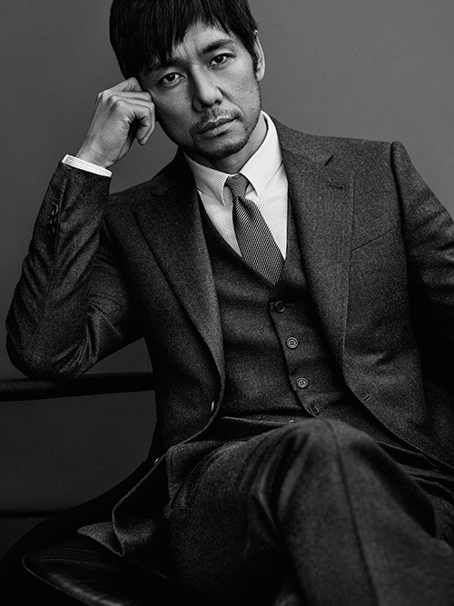 俳優・西島秀俊がジョルジオ アルマーニの顔に、新ビジュアルでスーツ