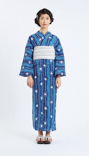 驚きの価格 キモノバイナデシコ KIMONO by NADESHIKO 金魚柄浴衣 浴衣