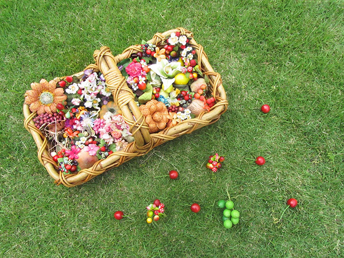 アトリエ染花 ごちそうのフルーツフラワー展 イチゴやチェリーのアクセサリーがパスザバトンに ファッションプレス