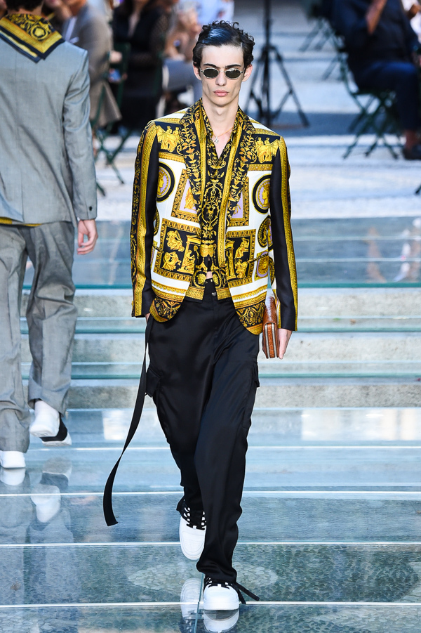 ヴェルサーチェ(VERSACE) 2018年春夏メンズコレクション シルエット - 写真32