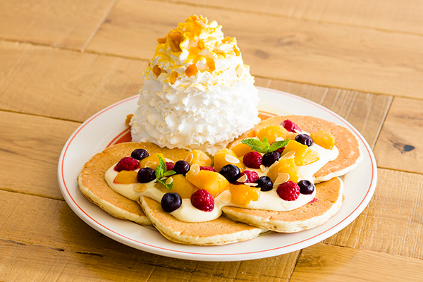 エッグスンシングスから限定パンケーキ 綿あめがのった ほうじ茶 パンケーキなど ファッションプレス