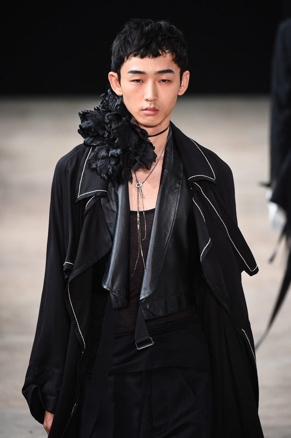 アン ドゥムルメステール(ANN DEMEULEMEESTER) 2018年春夏メンズコレクション  - 写真8