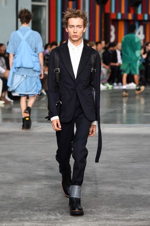 sacai 2018年春夏メンズコレクション - 国境と季節を超えたsacai流