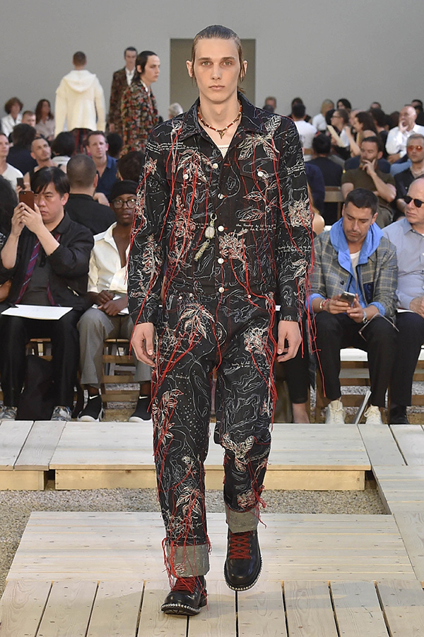 アレキサンダー・マックイーン(Alexander McQueen) 2018年春夏メンズコレクション  - 写真31