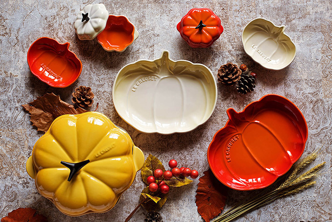 ル クルーゼからハロウィン限定 かぼちゃ型のお鍋 ミニサイズやお揃いのお皿も ファッションプレス