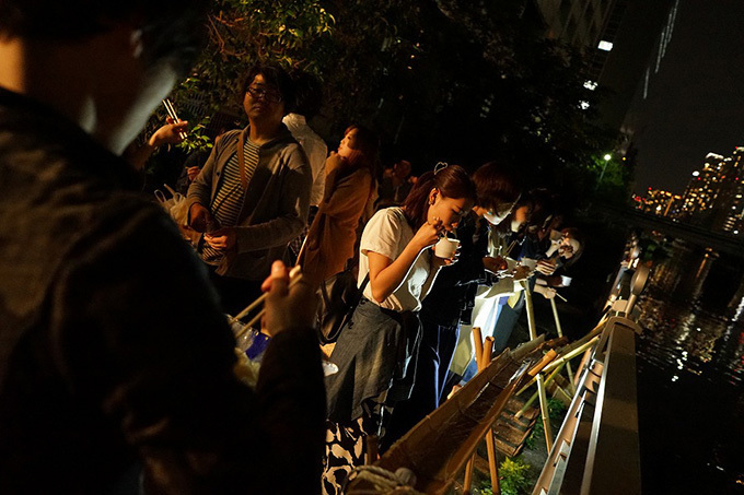 “電球カクテル”が飲み放題「酒フェス流 電気ソーダ」東京・芝浦で開催 - BBQ＆流しそうめんも｜写真8