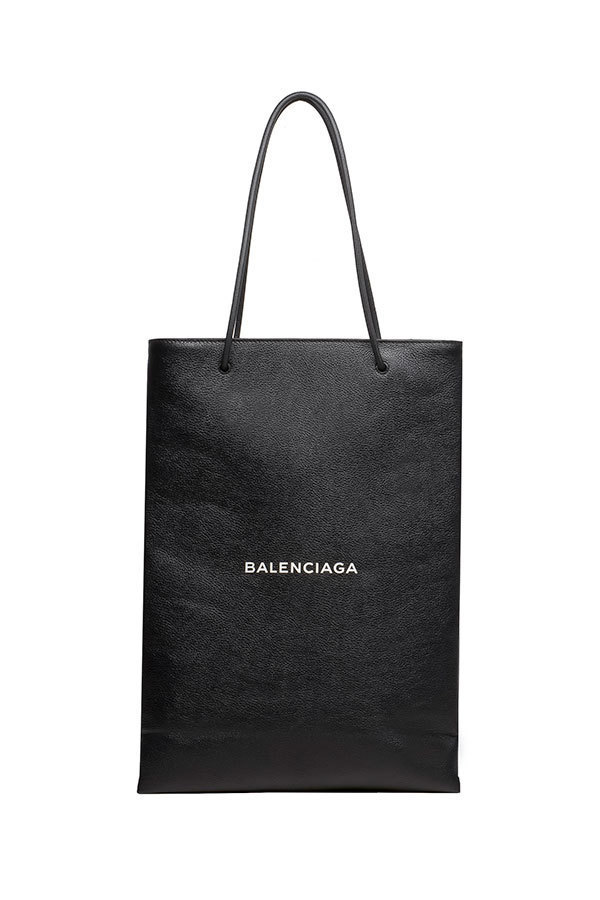 バレンシアガの新作ショッピングバッグ - まるで“紙袋”なレザートート ...