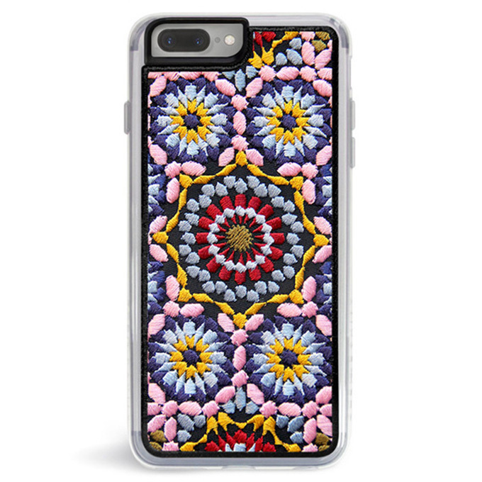 LA発iPhoneケース「ゼログラビティ」限定ストアが原宿に、花柄刺繍・メイクパレットなど150種類｜写真9