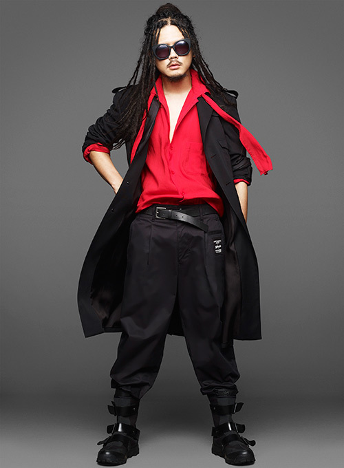 ヨウジヤマモトと Alexandros がコラボ ロゴ入りコートやパンツを伊勢丹新宿で限定発売 ファッションプレス