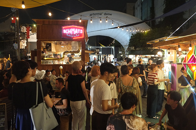 「RAW TOKYO NIGHT MARKET」表参道・COMMUNE 2ndで、古着とビールと音楽 | 写真