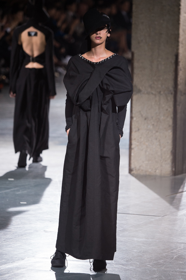 ヨウジヤマモト(Yohji Yamamoto) 2018年春夏ウィメンズコレクション  - 写真51