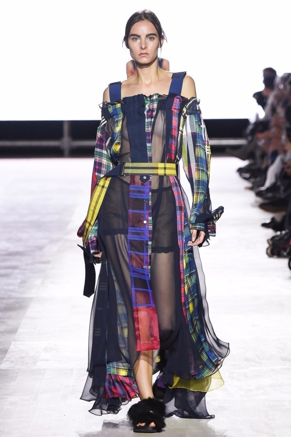 sacai / UNDERCOVER合同ショー - 2つの異なる世界観を表現＆コラボを象徴するラスト｜写真39