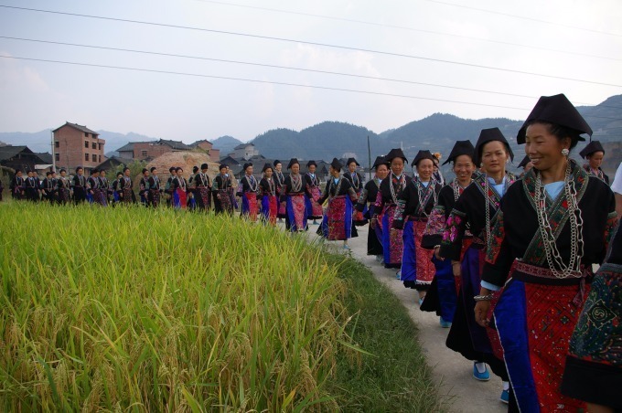 展覧会「ミャオ族の刺繍と暮らし展」中国の山岳に住む人々の美しい民族衣装と生活｜写真8