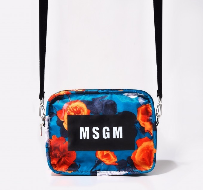 MSGMのマガジン『MSGM MAGAZINE』発売、リバーシブル仕様の6WAYバッグ