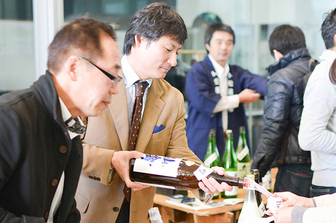 「Aoyama Sake Flea」青山 国連大学中庭で、全国31蔵元100種以上の日本酒を飲み比べ｜写真3