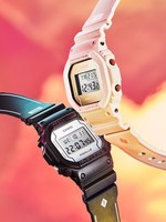 ピガール×G-SHOCKのコラボウォッチ、ベースモデルは名作“ DW-5600 