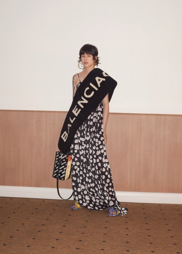 バレンシアガ(BALENCIAGA) 2018年リゾートウィメンズコレクション  - 写真28