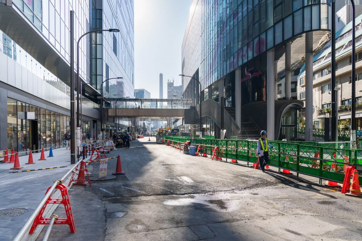 「渋谷サクラステージ」2つの高層ビルを擁す渋谷駅桜丘口の大規模再開発、歩行者デッキ・屋外広場を整備｜写真19