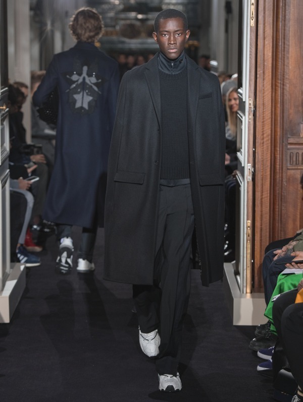 ヴァレンティノ(VALENTINO) 2018-19年秋冬メンズコレクション シルエット - 写真48