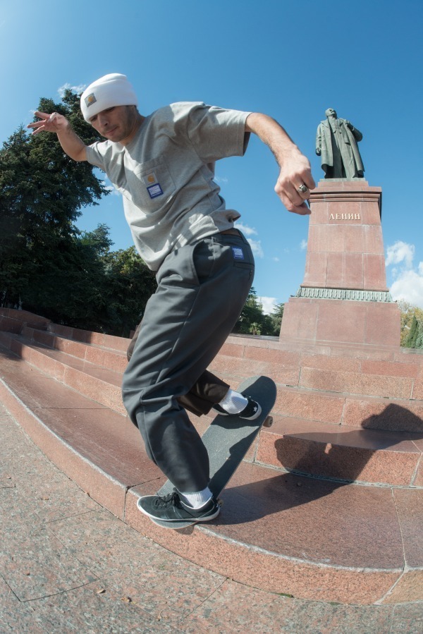 ゴーシャ ラブチンスキー率いるラスベート×カーハート WIP、スケート