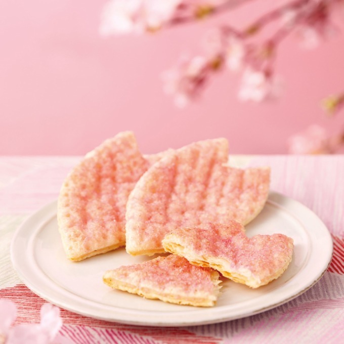 銀のぶどうから春恒例の「さくらパイ」桜葉とバターが香る限定パイ｜写真5