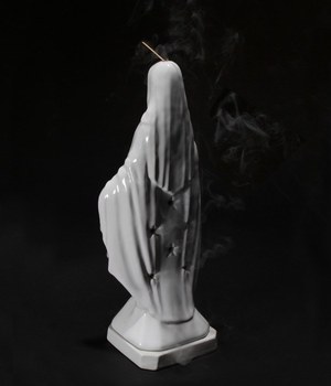 ワコマリア初、“マリア像”をモチーフに製作した陶器のお香立て