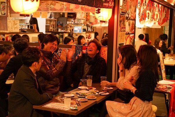 最大3日間飲み放題が続く「はしご酒」六本木横丁で、約20店舗を自由に飲み歩き｜写真4