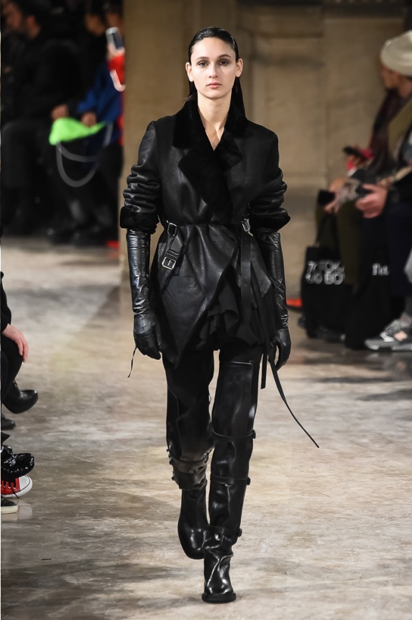 アン ドゥムルメステール(ANN DEMEULEMEESTER) 2018-19年秋冬ウィメンズコレクション  - 写真41