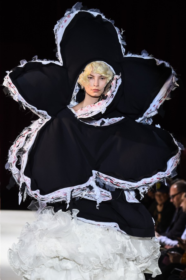 コム デ ギャルソン(COMME des GARÇONS) 2018-19年秋冬ウィメンズコレクション  - 写真4