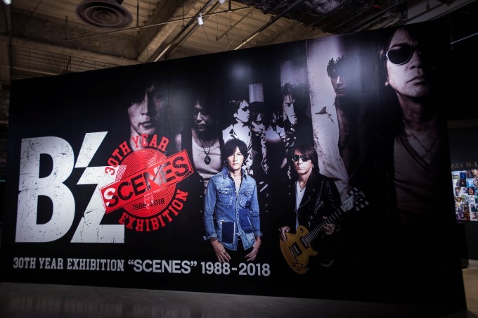 B'z 30周年、初の大型展示「SCENES」東京・有楽町で - 秘蔵映像や衣装